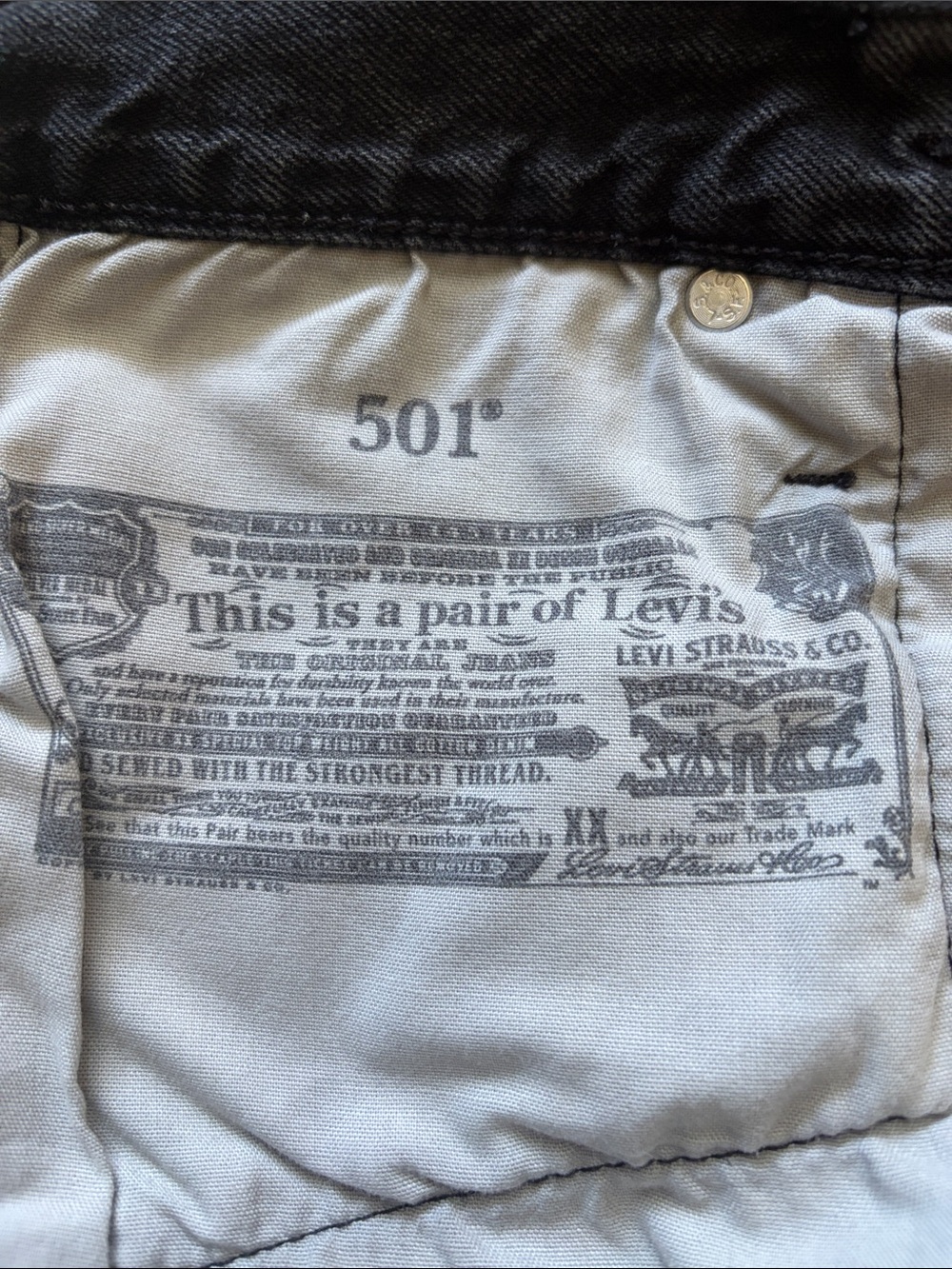 Ladies Levi's Distressed Jean Shorts - Picture 8 of 12